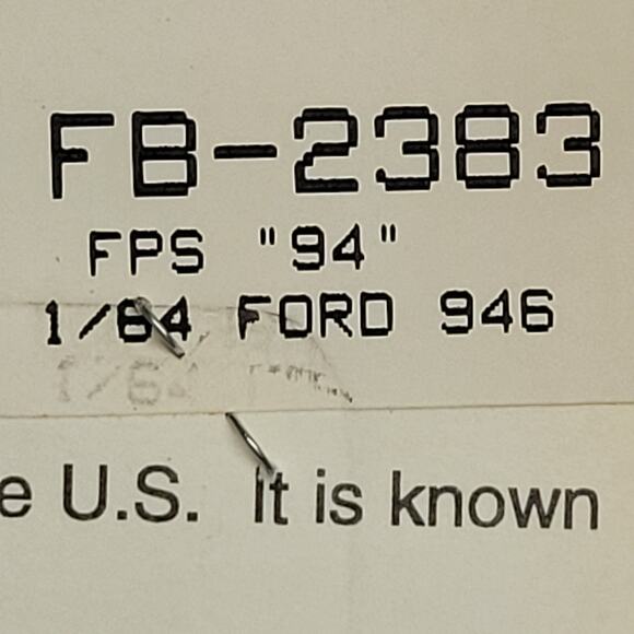 Vintage 1994 Scale models 1/64 scale Ford 946 4wd die-cast tractor blue/white - Picture 7 of 7